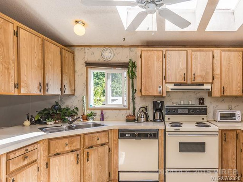 listing image 16048408142560148001