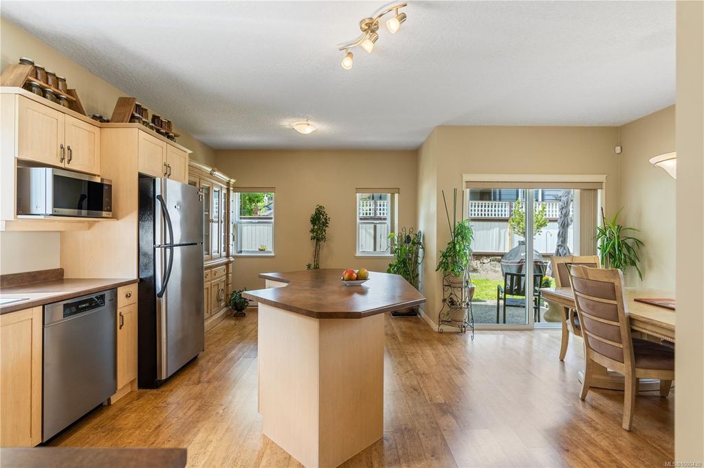 listing image 16043350959459577386
