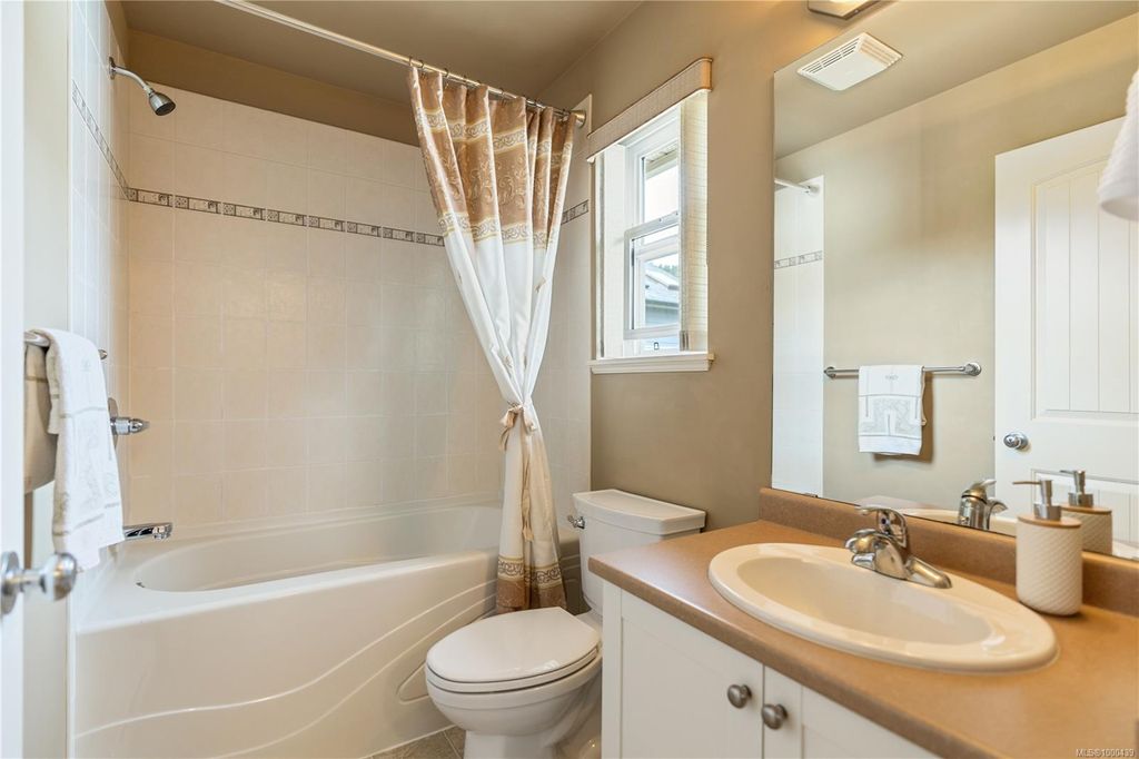 listing image 16047776522616847593