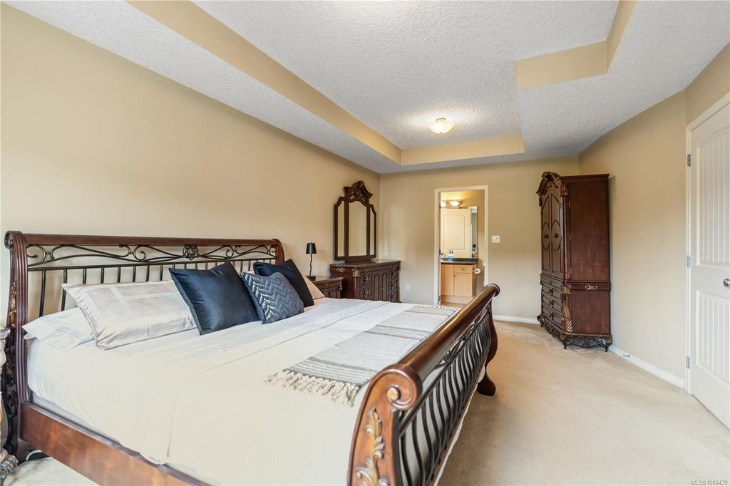 listing image 16048660170214780647