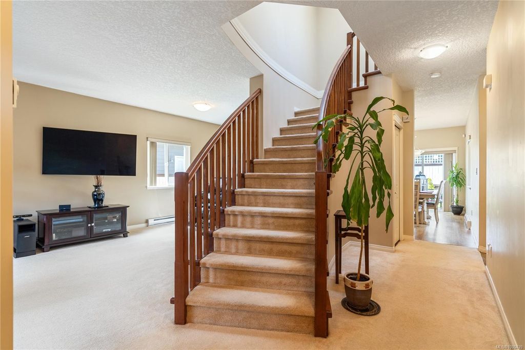 listing image 16040336095242336547