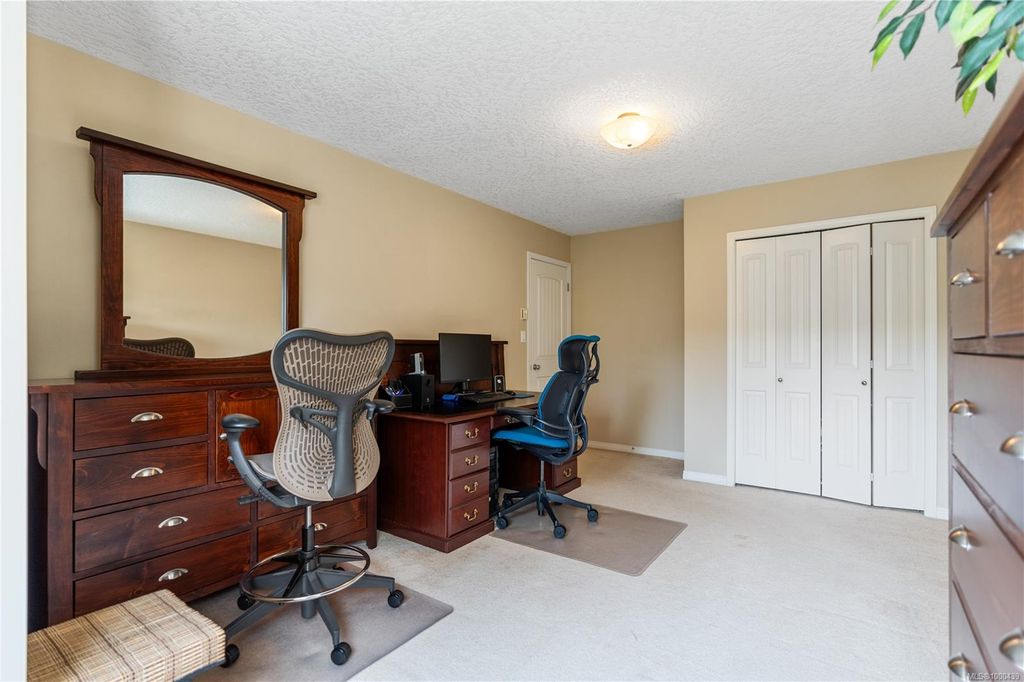 listing image 16044856438772917486