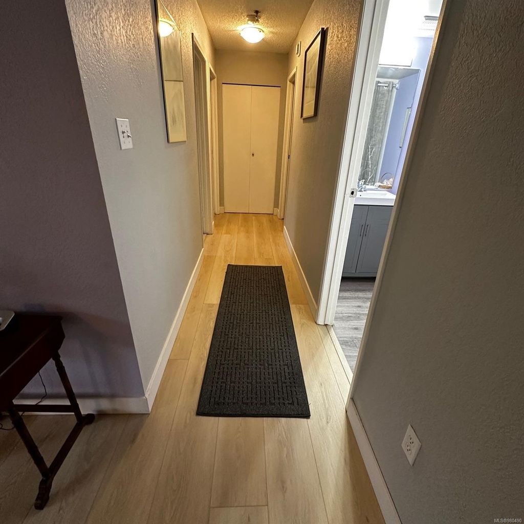 listing image 16043095610301436232