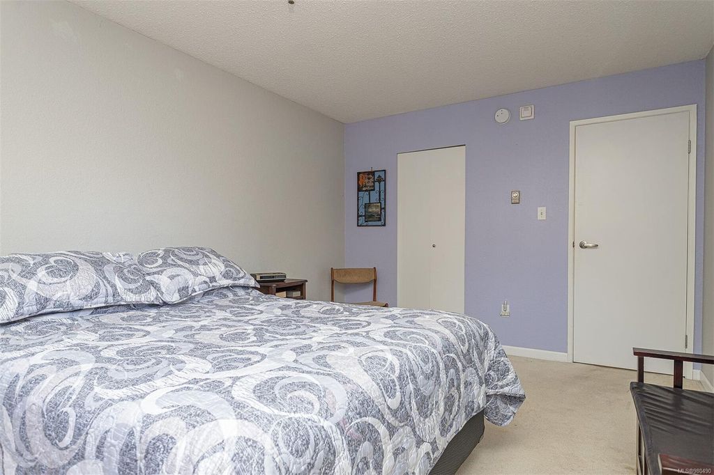 listing image 16043387720932654056