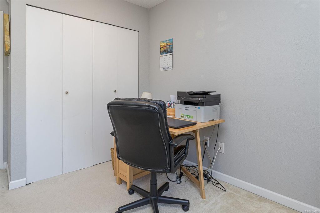 listing image 16044650867834946766