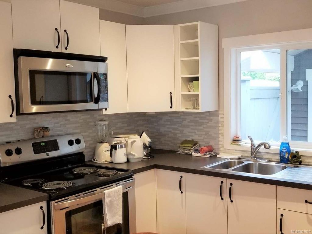 listing image 16040477861366699610