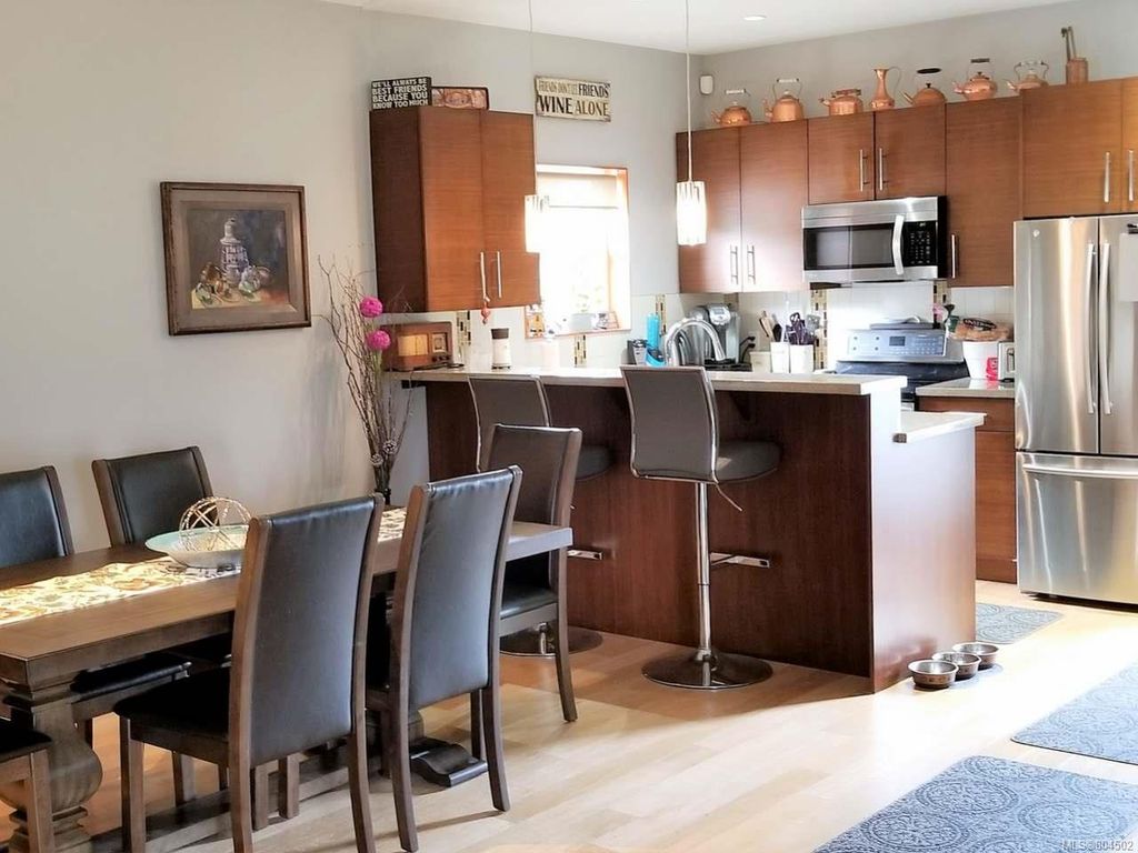 listing image 16043679312012675381