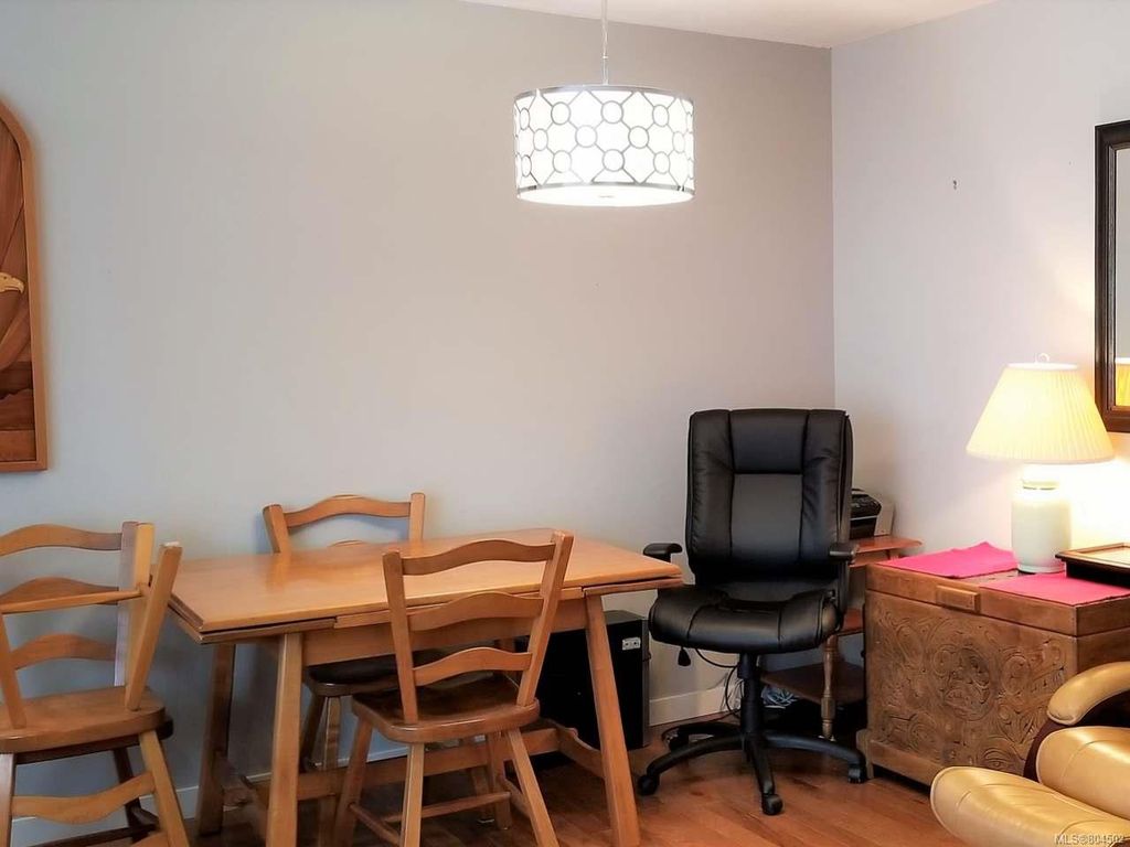 listing image 16048075295017720041