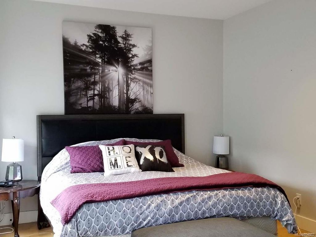 listing image 16042576005728031181