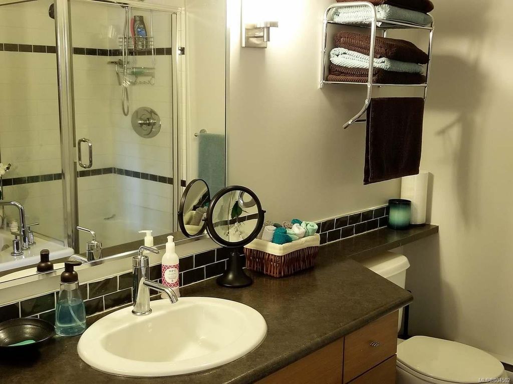 listing image 16046978607778661728