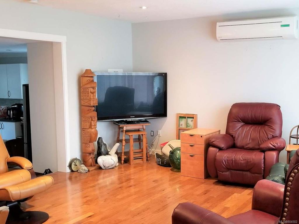 listing image 16044844461381312013