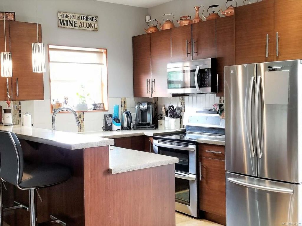 listing image 16046038317215365086