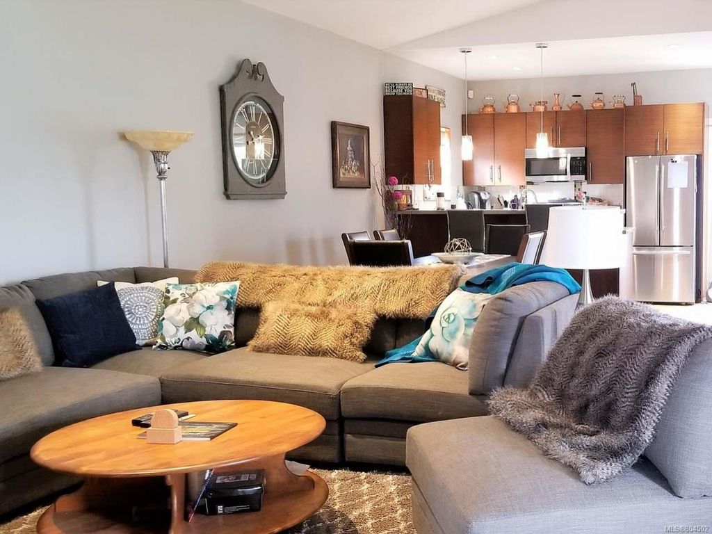 listing image 16040930623213231609