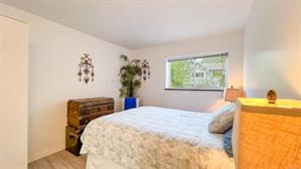 listing image 16041135813605434837