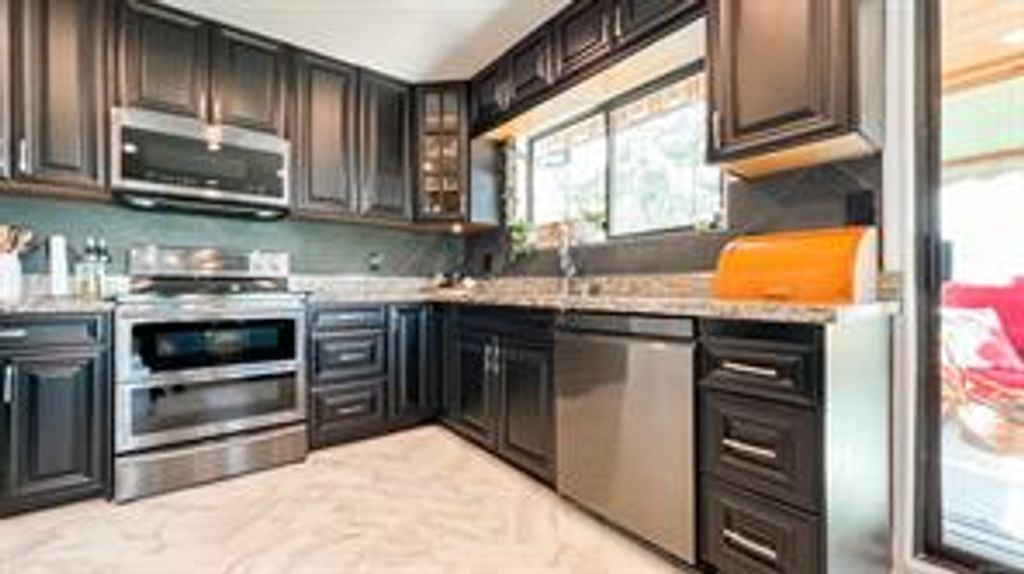 listing image 16046950830839128660