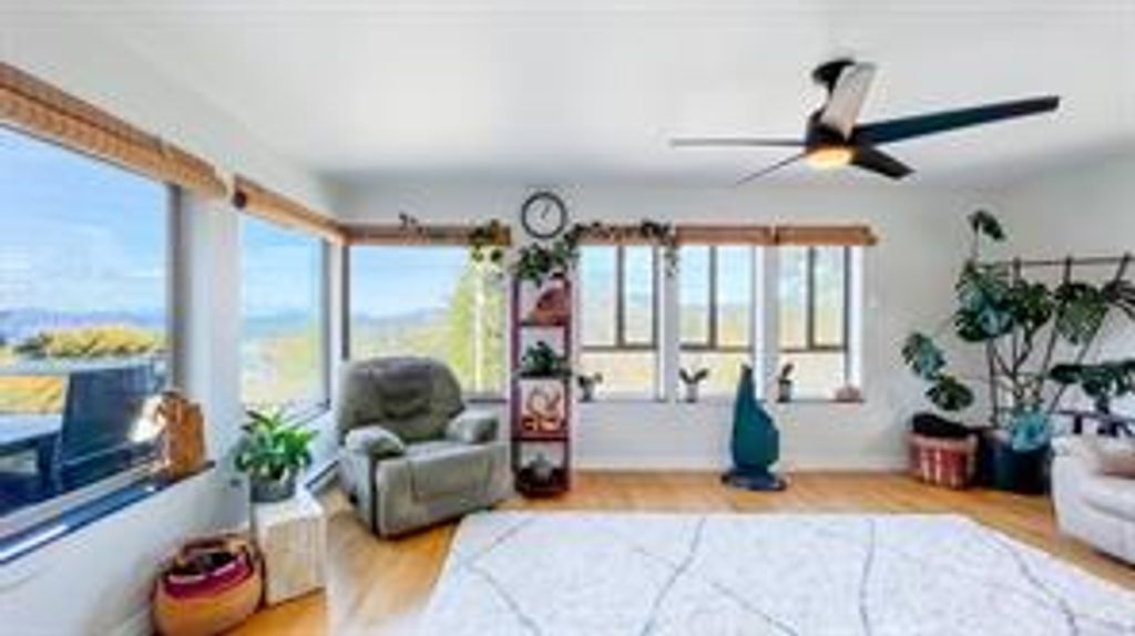 listing image 16042261443150202839