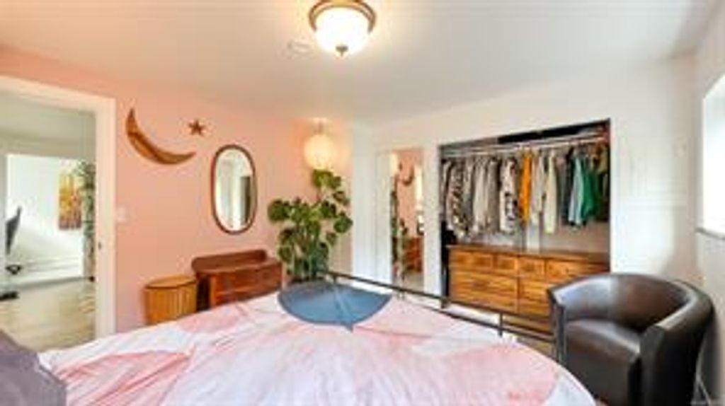listing image 16043431100514939193