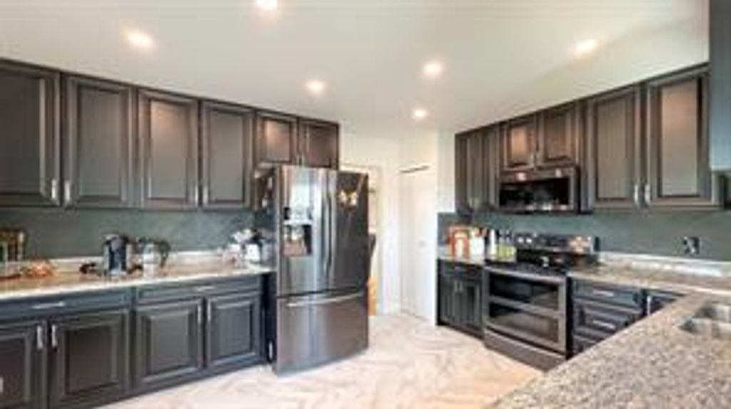 listing image 16042736372670277670
