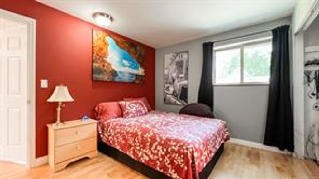 listing image 16046062637011537800