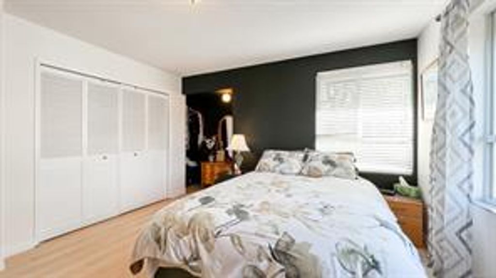 listing image 16043538736910926251