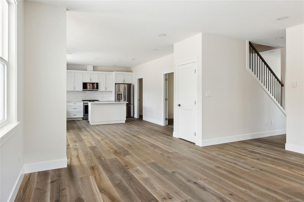 listing image 16049659206318531902