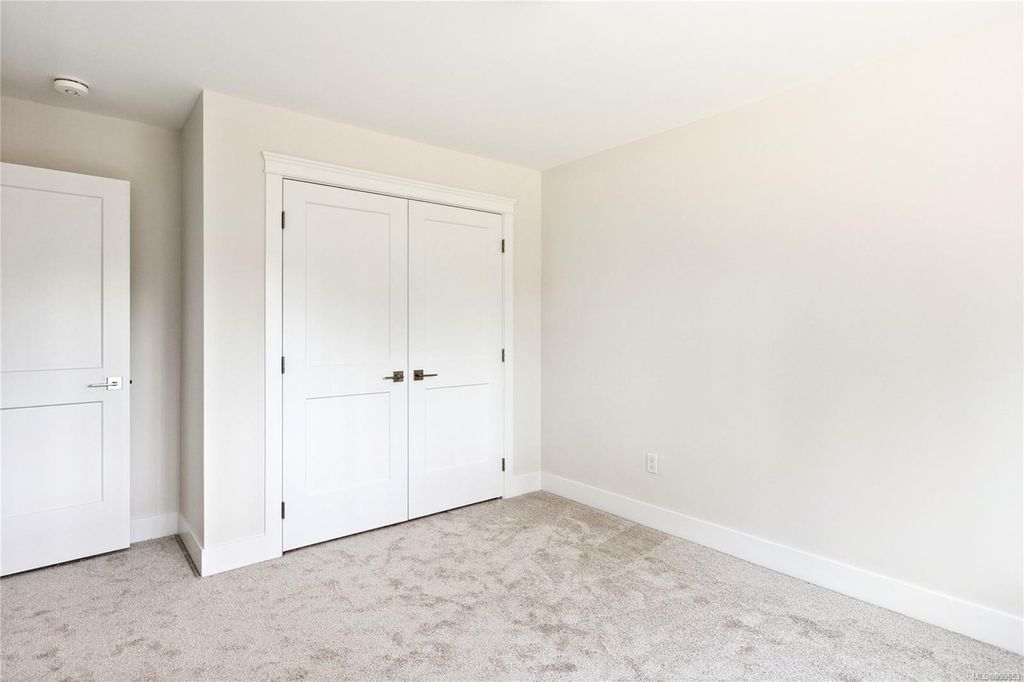 listing image 16045529225477235279