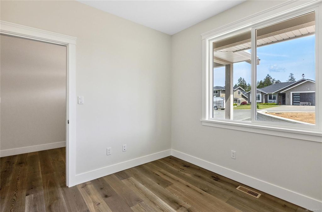 listing image 16042597411448909222