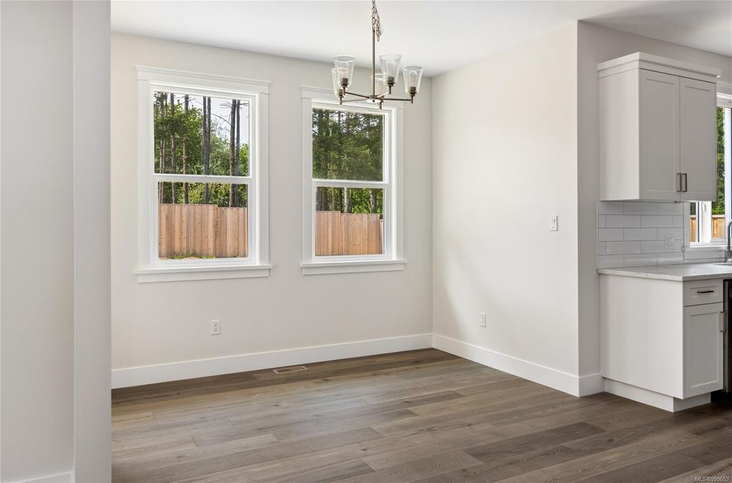 listing image 16043530531813658374