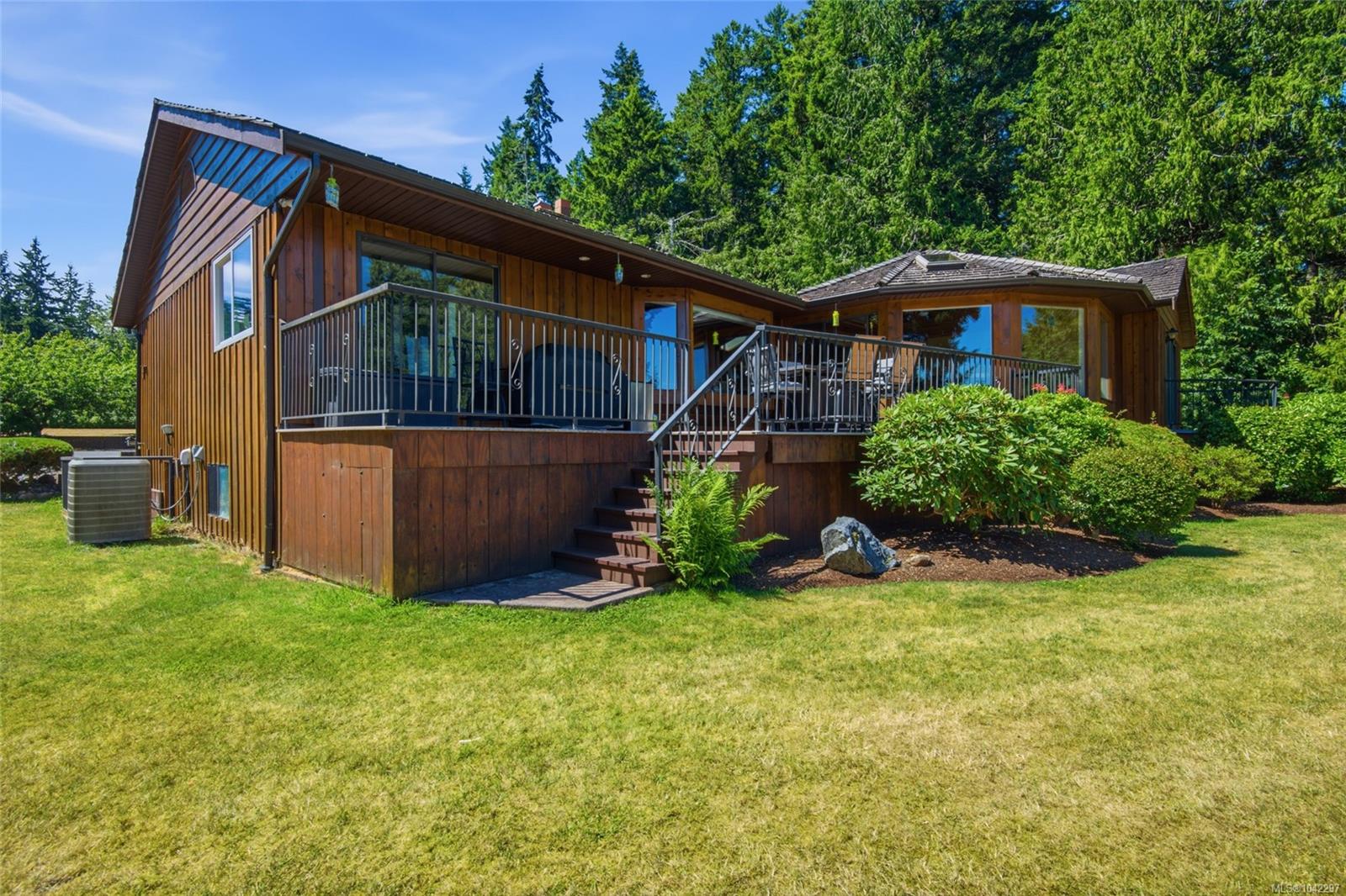 5071 Island Hwy W