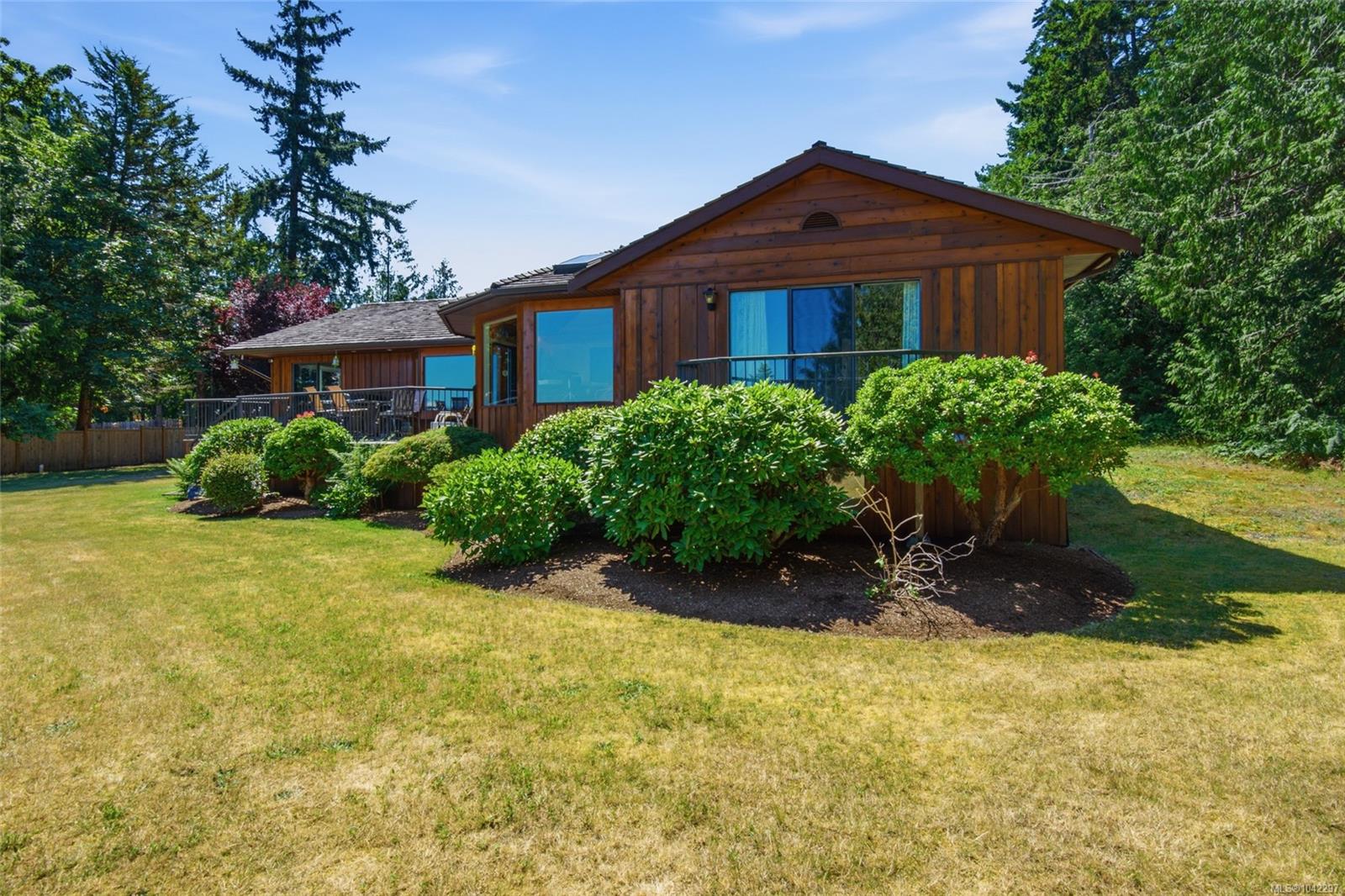 5071 Island Hwy W