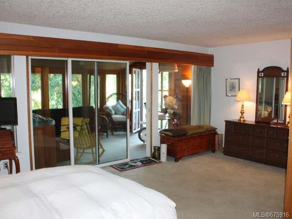 listing image 16047139512231512858