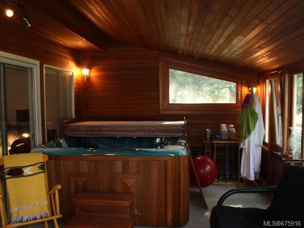 listing image 16048532602942209569
