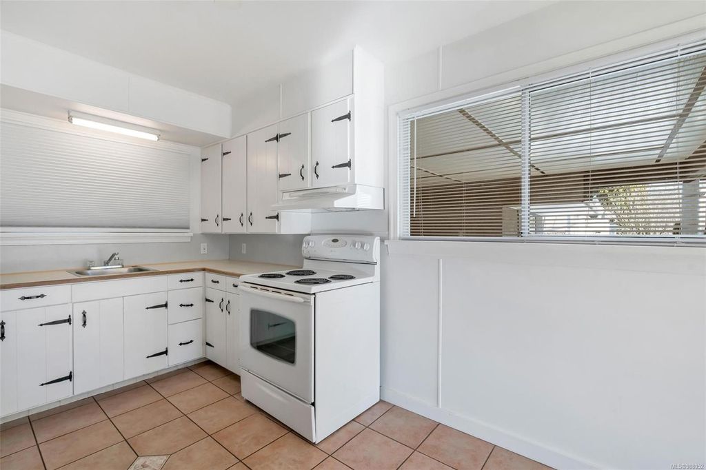 listing image 16049860689144229857