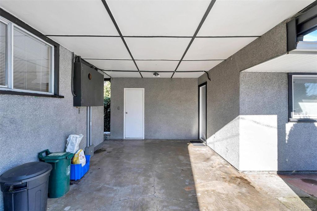 listing image 16044561779429517448