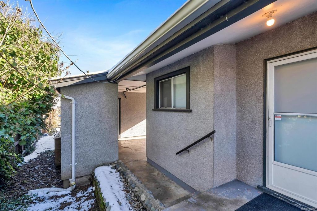 listing image 16042353997851905697