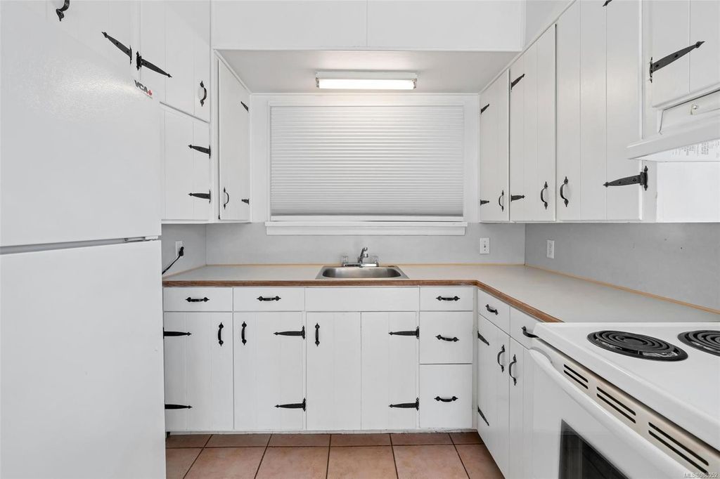 listing image 16044306309025286118