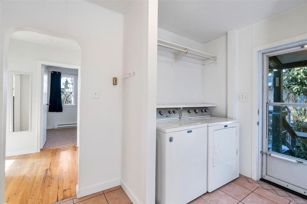 listing image 16043081930708595288