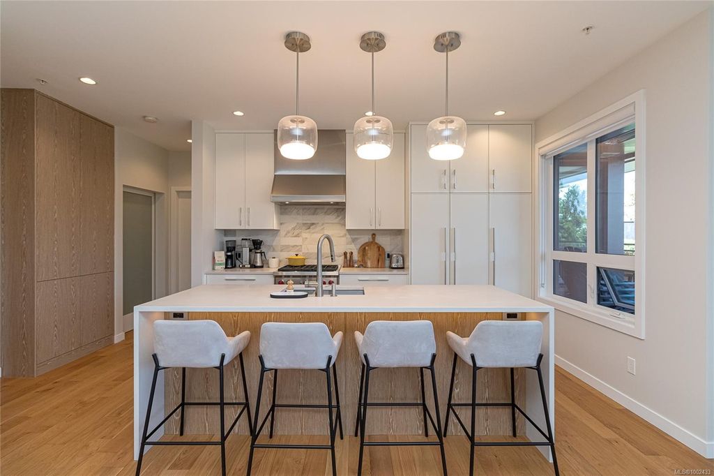 listing image 16045056344979344937