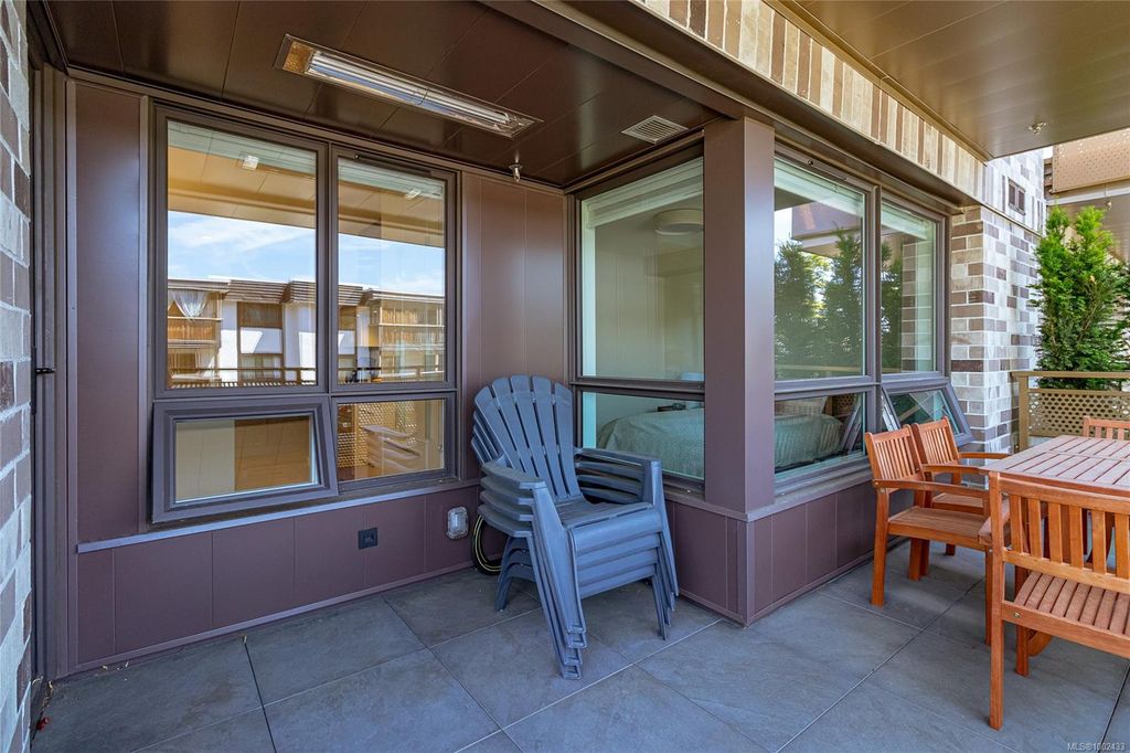 listing image 16047678011357303202