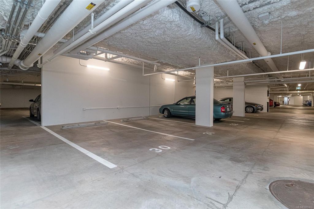 listing image 16048471056545625308
