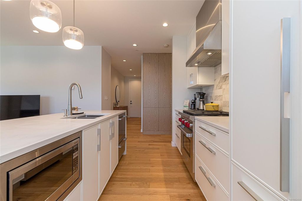 listing image 16049557137301926730
