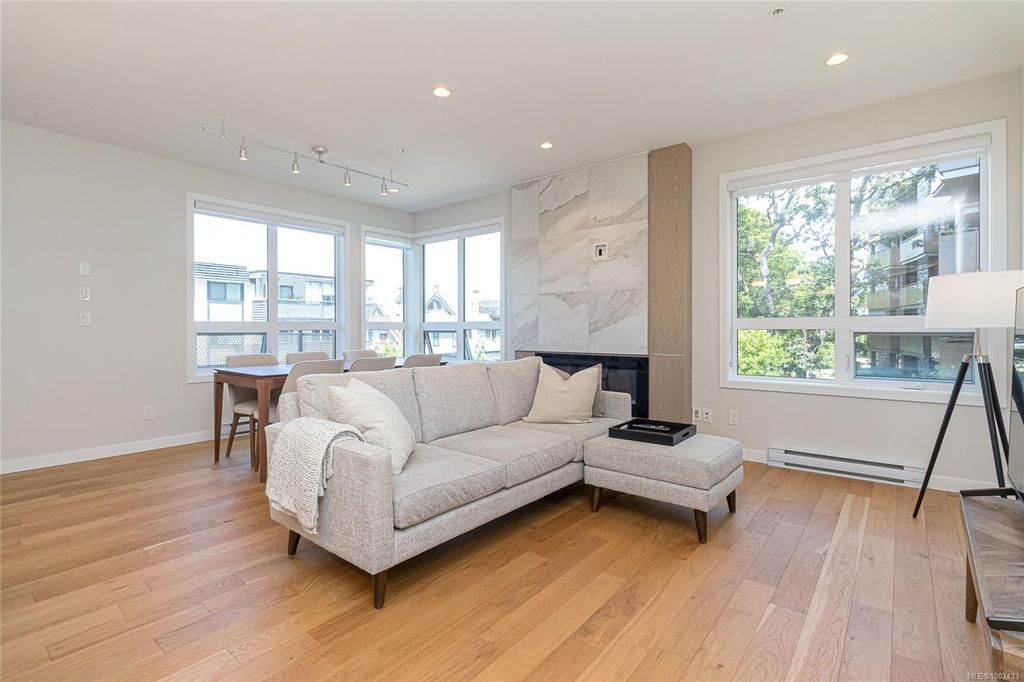 listing image 16040002474446567514