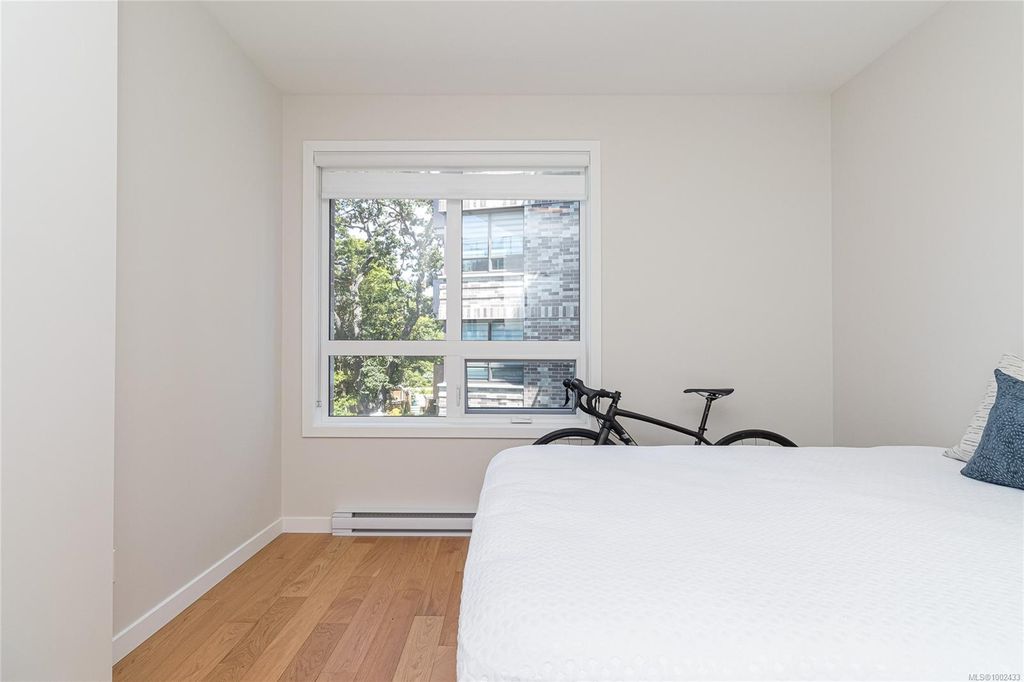 listing image 16047382442815161813