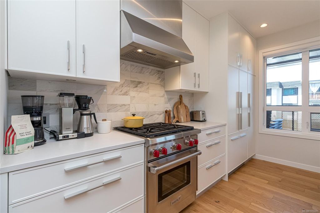 listing image 16045404207294278103