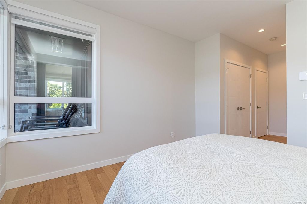 listing image 16045567267753513660