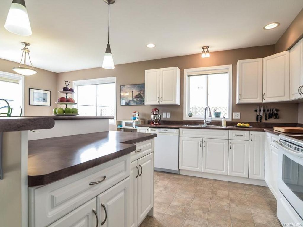 listing image 16042506815142247733