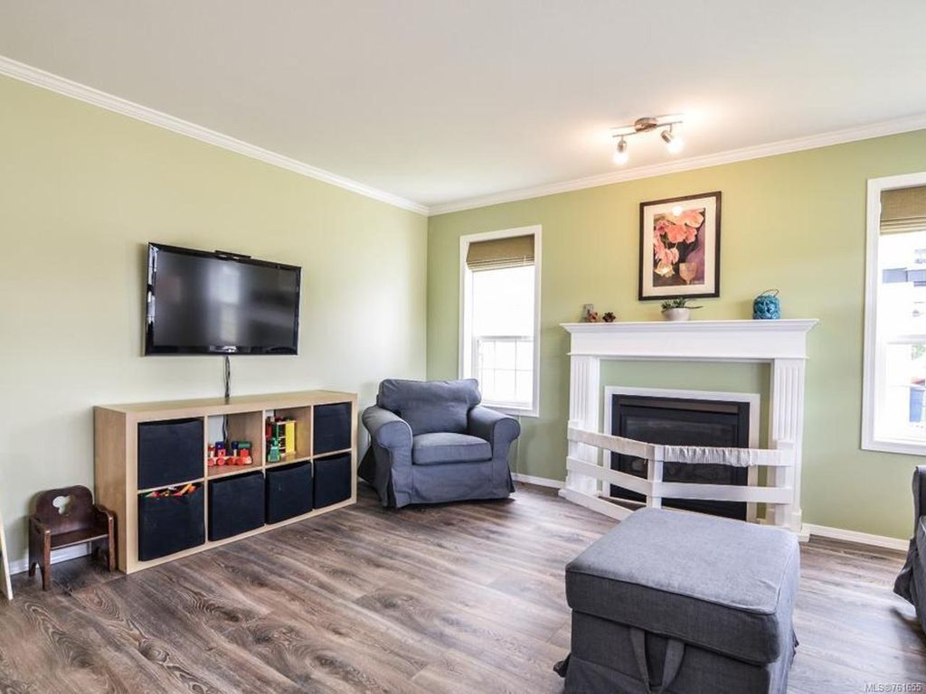 listing image 16043382840877310706