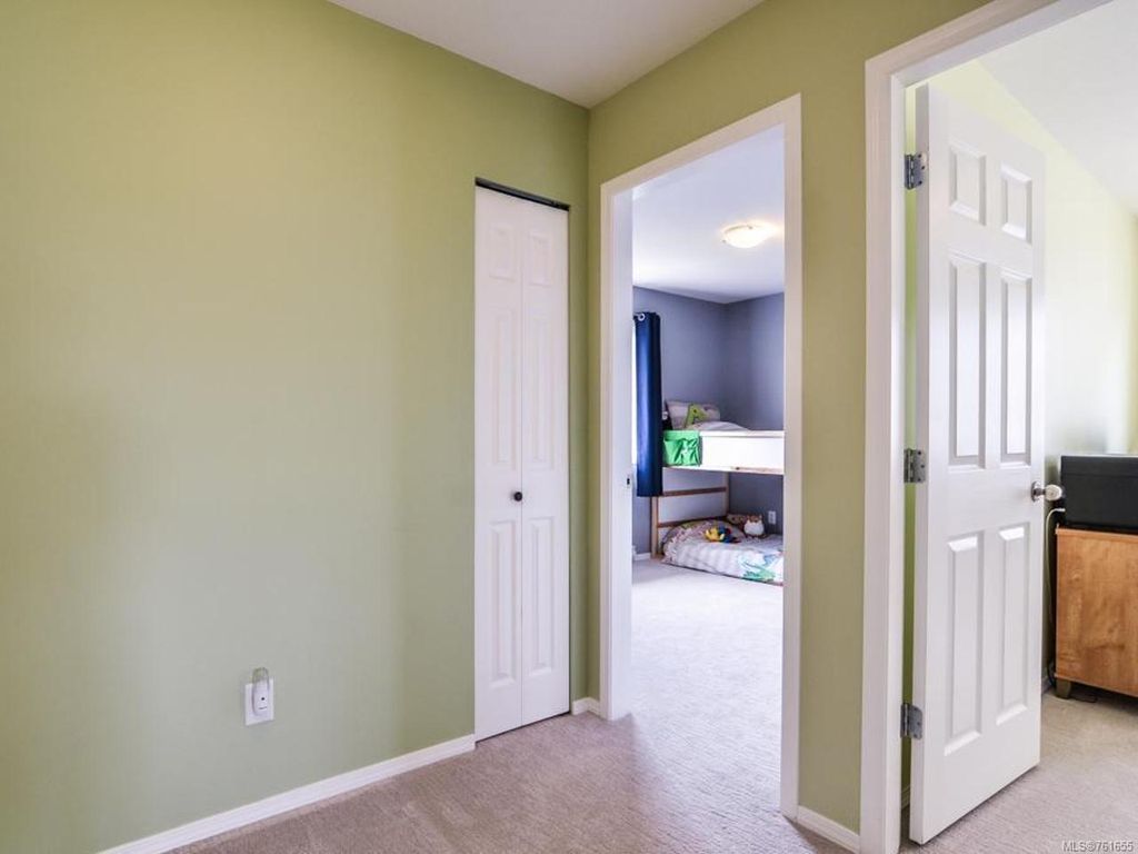 listing image 16045780849525648569