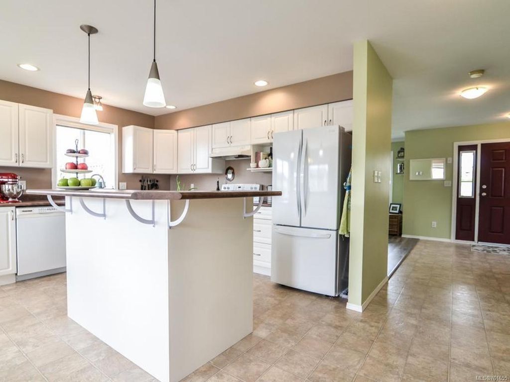 listing image 16044013416136195709