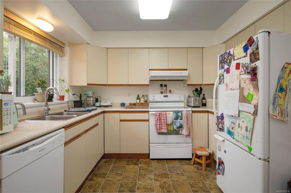 listing image 16041051524224468931